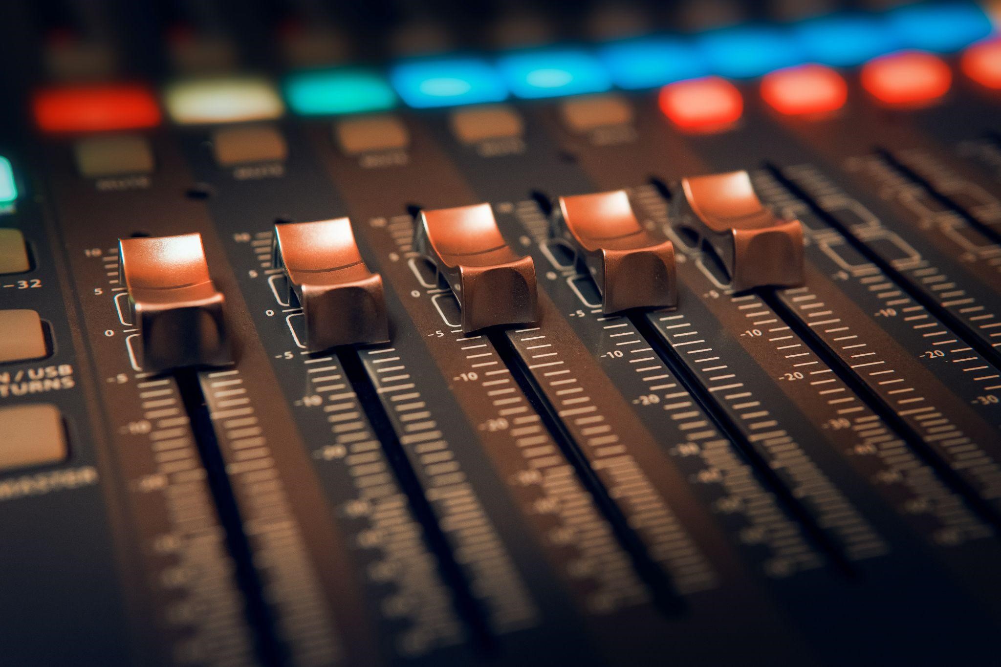 How Blogs are Changing the Music Industry, and Top Artists Are Reaping the Benefits
